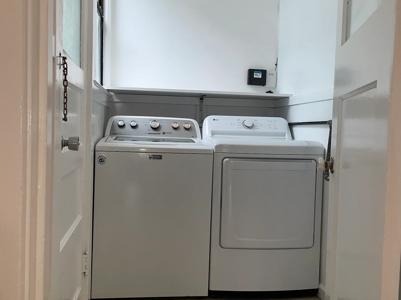 2 bed, 1400 sqft, $8,000 — Photo 4