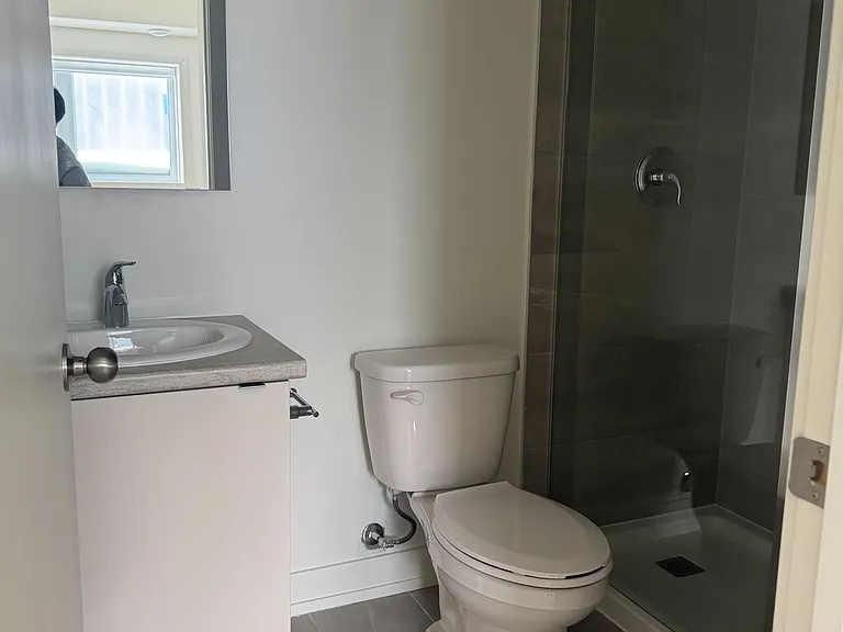 16 Melbourne Ave — Photo 5