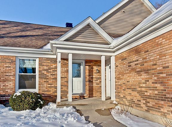 3rd image of 10 Augusta Dr