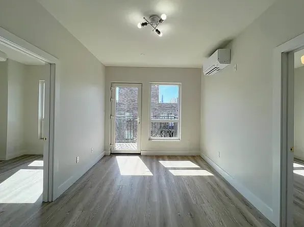 16 Kosciusko Street image 3 of 12