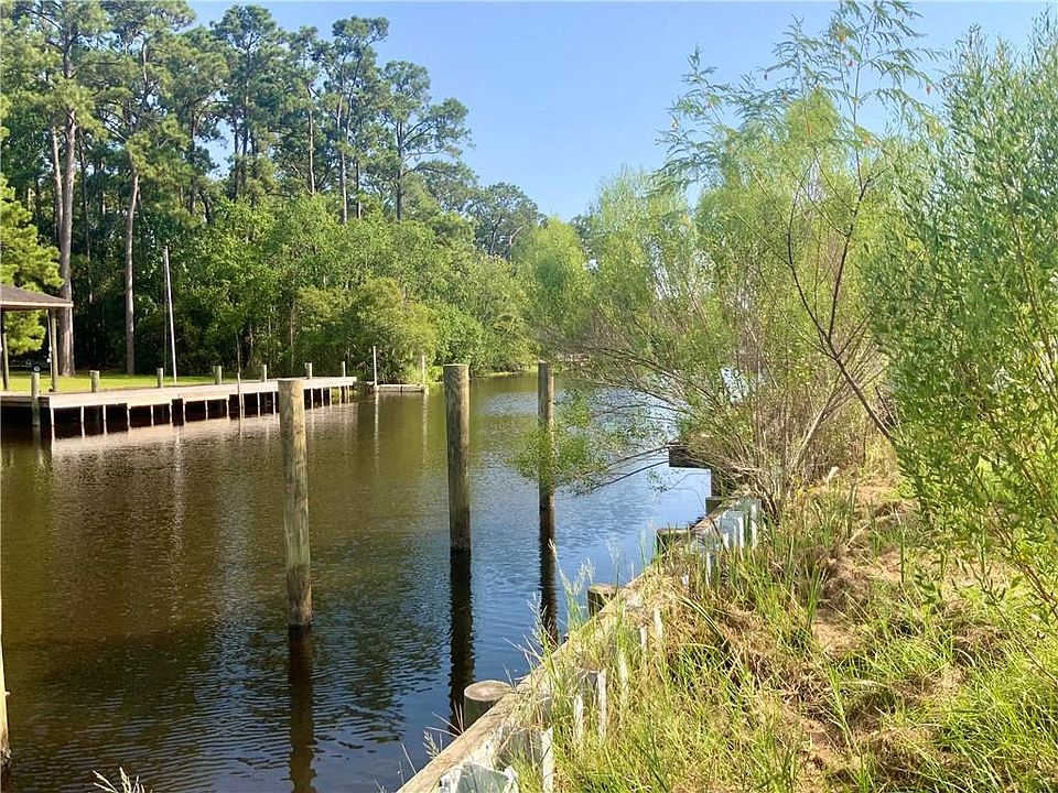 1st image of 101 Island Dr