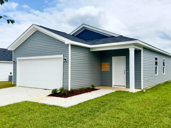 151 N Squires Run Lane, Richlands, NC 28574