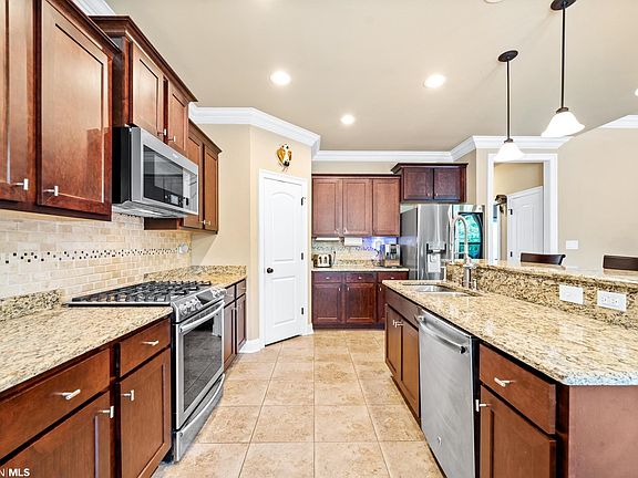 2nd image of 1089 Destin Ave