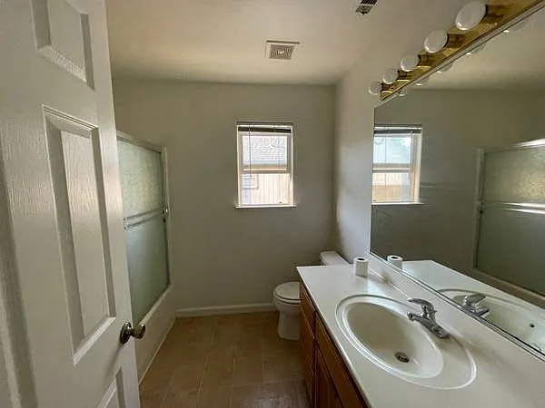 1251-1279 Caballero St — Photo 14