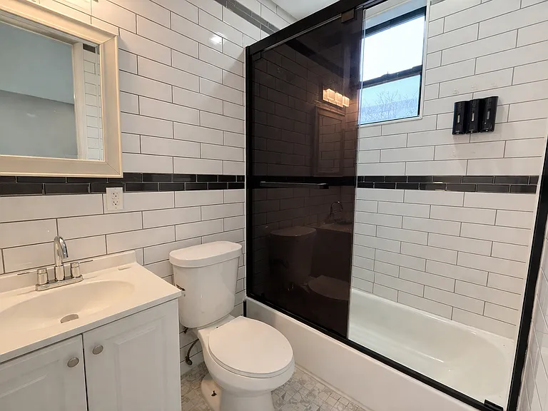 6901 Myrtle Ave #2R — Photo 4