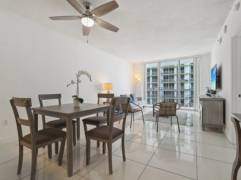 1700 N Bayshore Dr #2805 — Photo 36