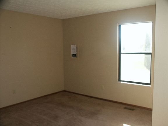 4th image of 2277 Deerfield Dr