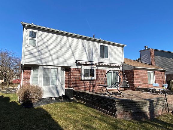 2nd image of 40561 Bluesprings Ct
