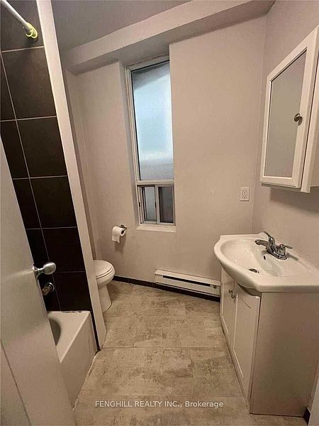 Toronto House for rent - 4 Bedrooms — photo 11