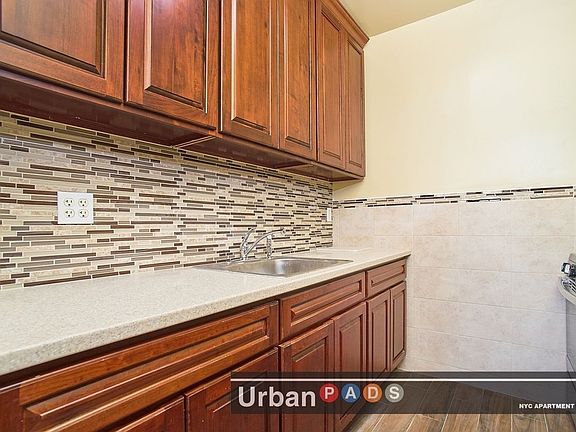 2nd image of 126 Sumpter St #2