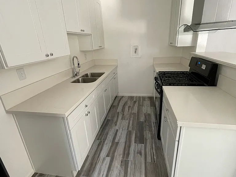 1513 E Kay St #2 — Photo 2