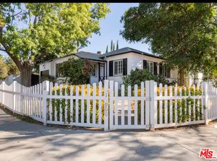 17900 Hatteras St, Encino, CA 91316