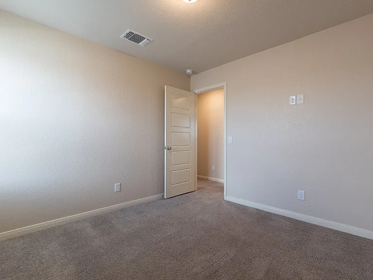 746 Farmers Dell — Photo 35