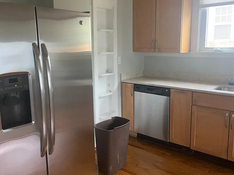 903 Monument Ave — Photo 8