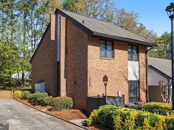 3293 Clairmont North NE, Brookhaven, GA 30329