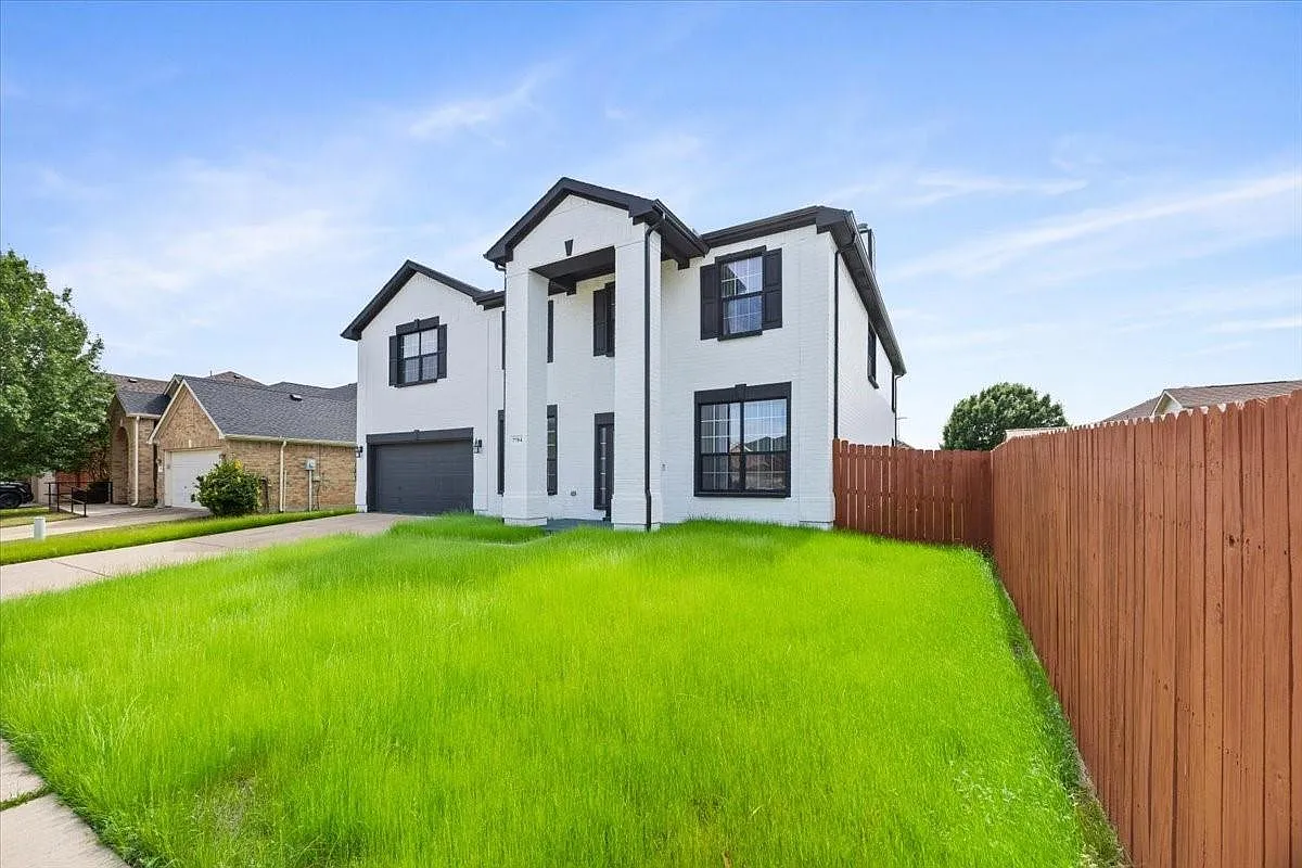 6 bed, 3.0 bath, 4197 sqft, $4,300 — Photo 2