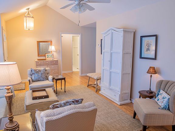 5th image of 12 Fabero Ln