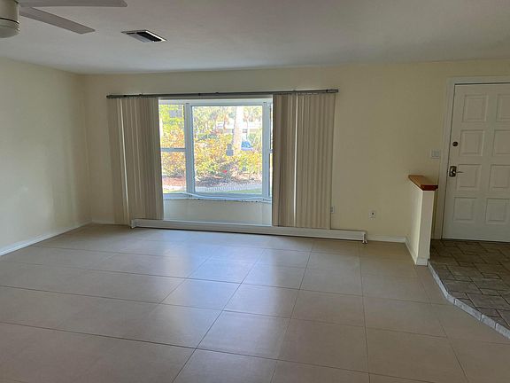 4th image of 5614 Beach Way Dr