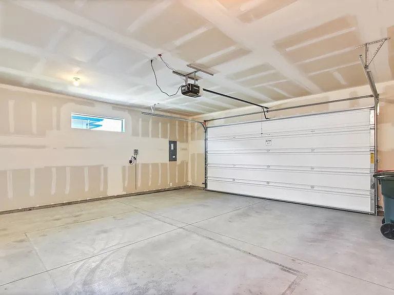 2023 E Oakcrest Dr — Photo 42