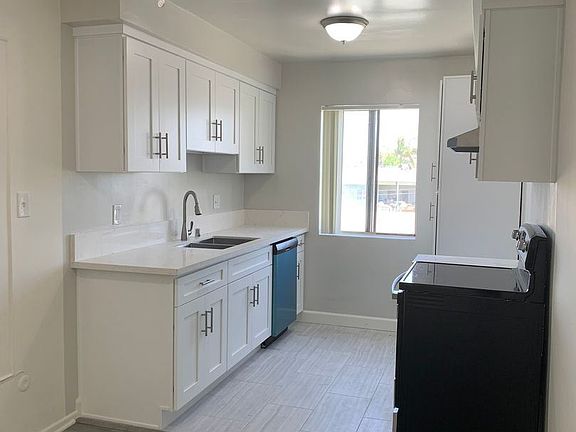 4th image of 1035 S Myrtle Ave #14