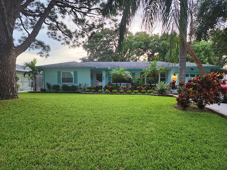 208 S Mars Ave — Photo 2