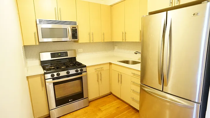 Rented by Karten & Lowe New York Real Estate LLC | media 13