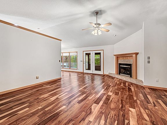 2nd image of 10 Thursby Ln