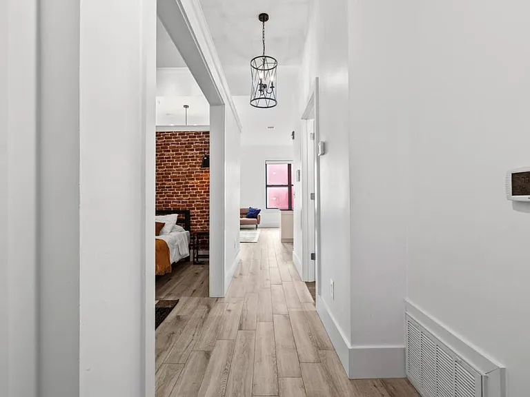 300 Hoyt Realty Inc — Photo 15