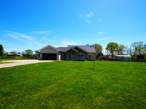 241 Deer Run Dr, Irvine, KY 40336