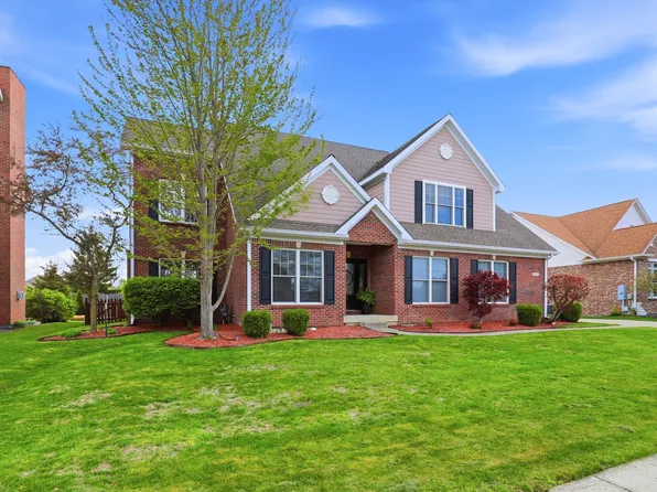 9878 Soaring Eagle Ln, McCordsville, IN 46055