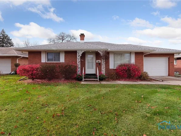 544 Holly Dr, Oregon, OH 43616