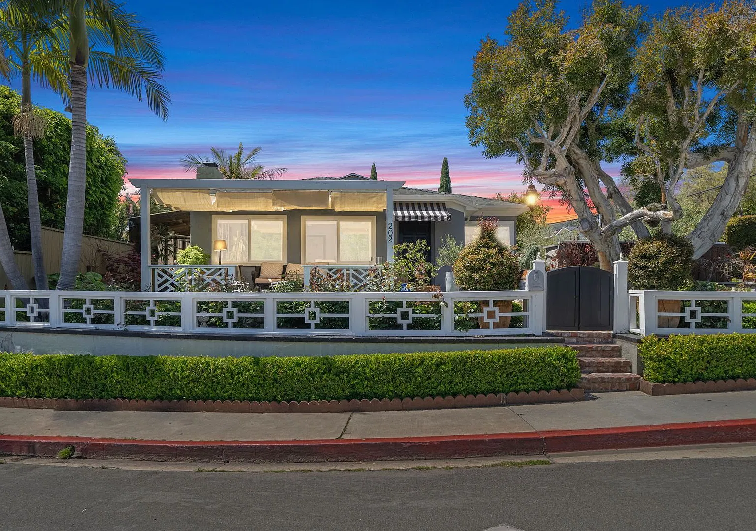 Coveted 2/2 North Laguna Beach Cottage Featuring Spacious Two-Car Garage and Upgrades — Photo 1