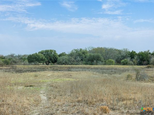 1310 N Nassau Rd, Round Top, TX 78954