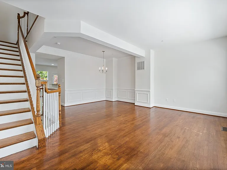 8342 Broderick Cir — Photo 5