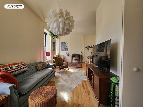 3rd image of 101 W 104th St APT 5