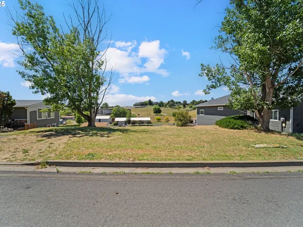 421 NW 22nd St, Pendleton, OR 97801