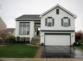 5712 Breezeland Rd, Carpentersville, IL 60110