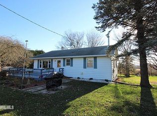 7559 W Dublin Rd, Freeport, IL 61032