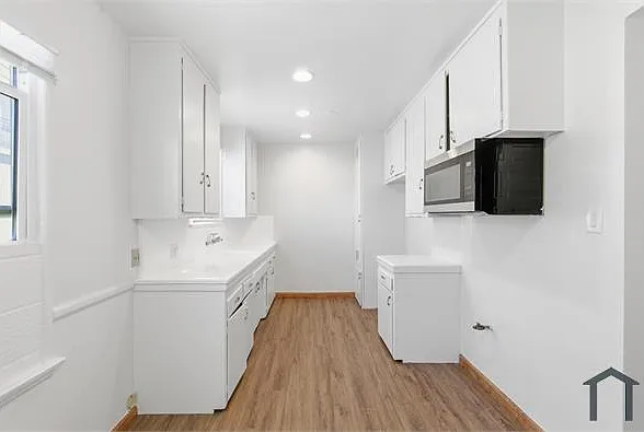 20610 Hartland St #C — Photo 4