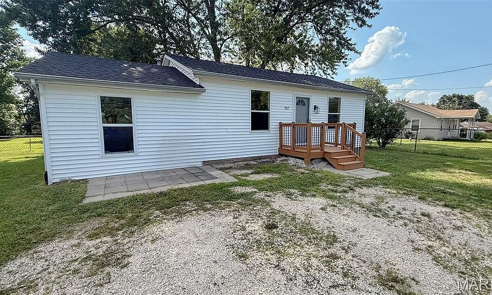 1st image of 557 Vreeland Rd