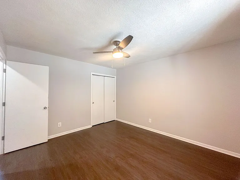 1326 S Elizabeth St — Photo 12