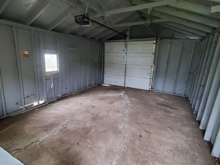 631 N Edwards Ave — Photo 20