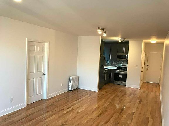 5th image of 31-72 37th St #7/8