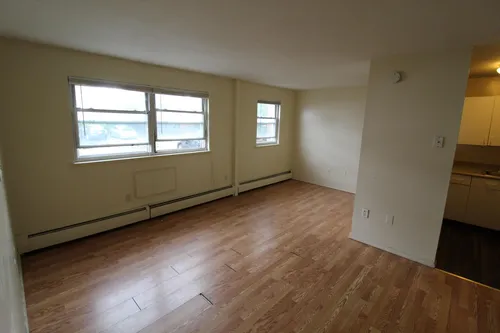 33 Burnside Ave #A Photo 1