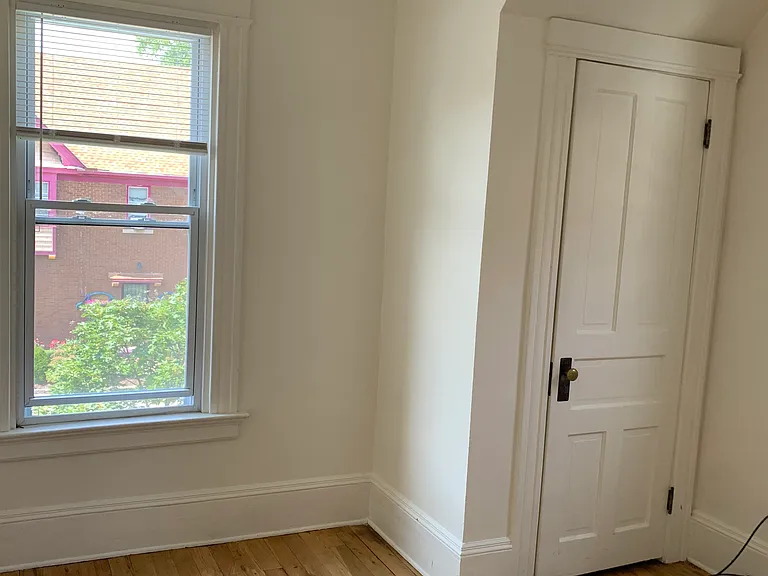 3102 N Pierce St — Photo 2