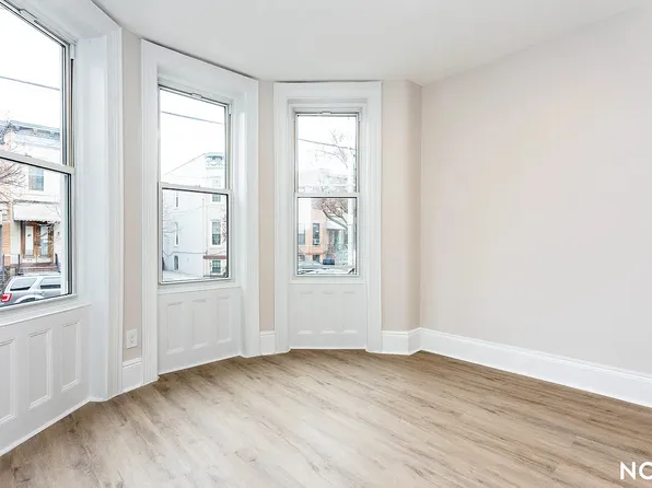 58-30 69th Ave #2, Ridgewood, NY 11385