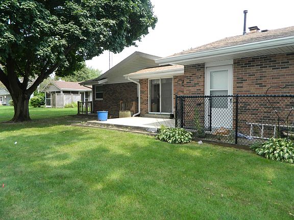 3rd image of 4962 Pepper Dr