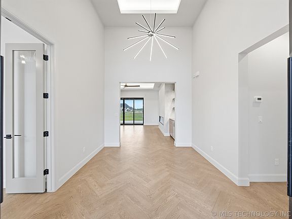 3rd image of 431 W 139th St S
