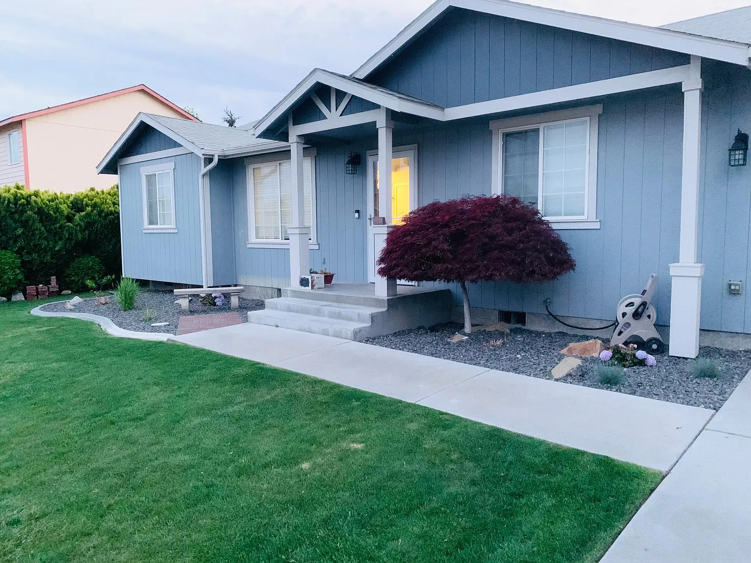 3 bed, 1144 sqft, $2,100 — Photo 1