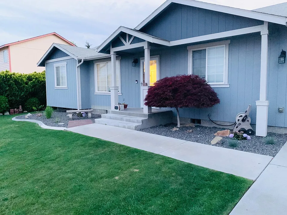 4608 Saguaro Dr